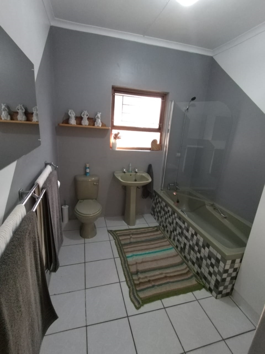 4 Bedroom Property for Sale in Albertinia Western Cape